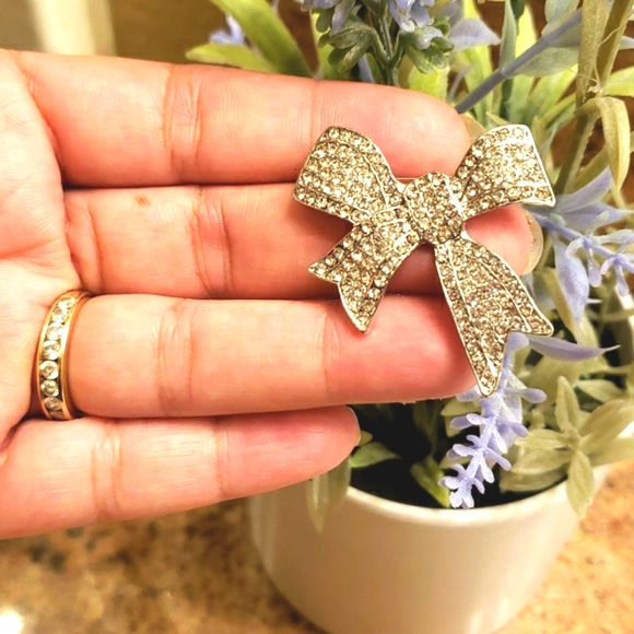 Ribbon Bow Brooch Pin - Picture 2 of 6